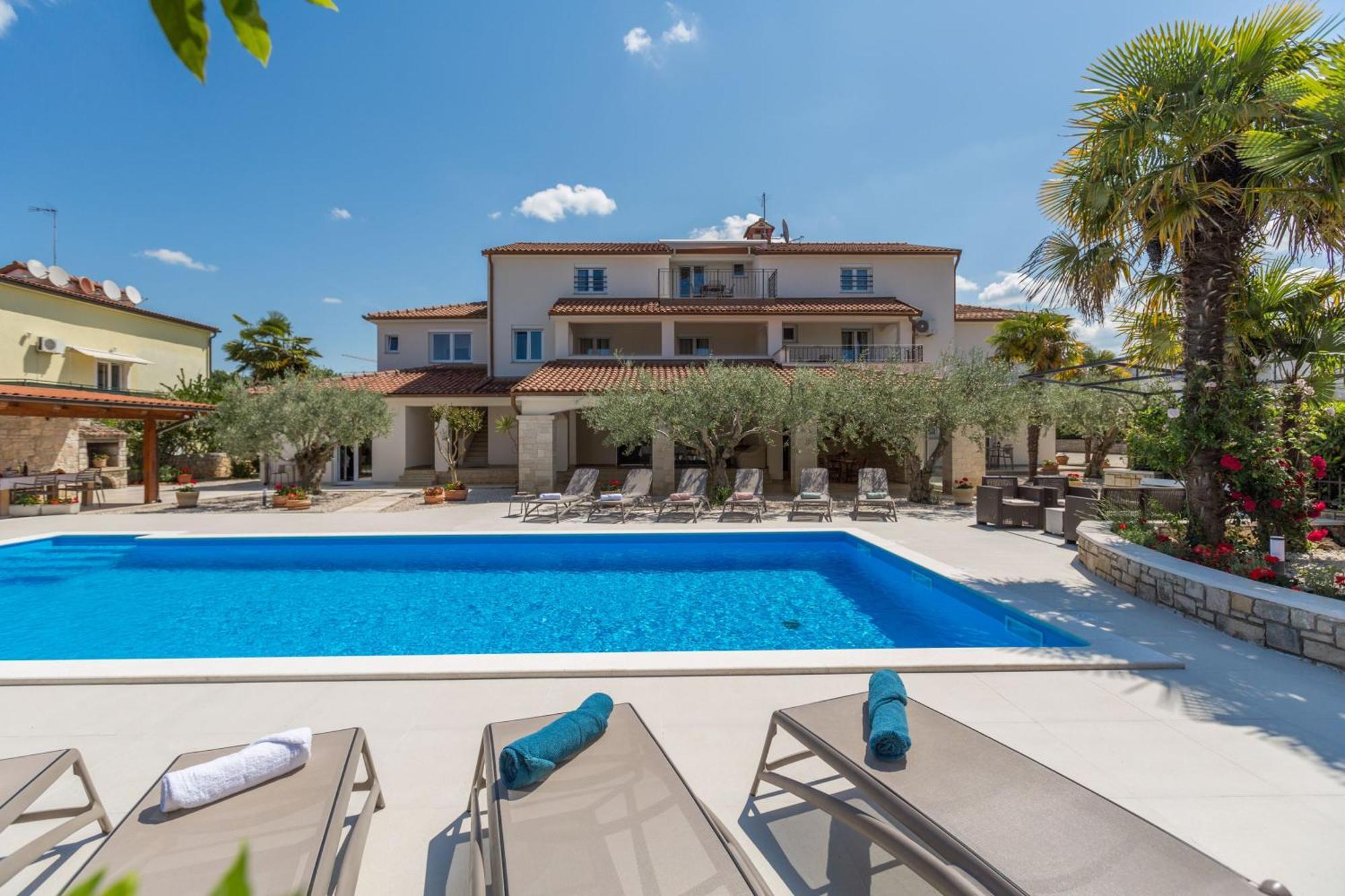Apartment Paradiso 3 Fuer 2 Personen Mit Pool