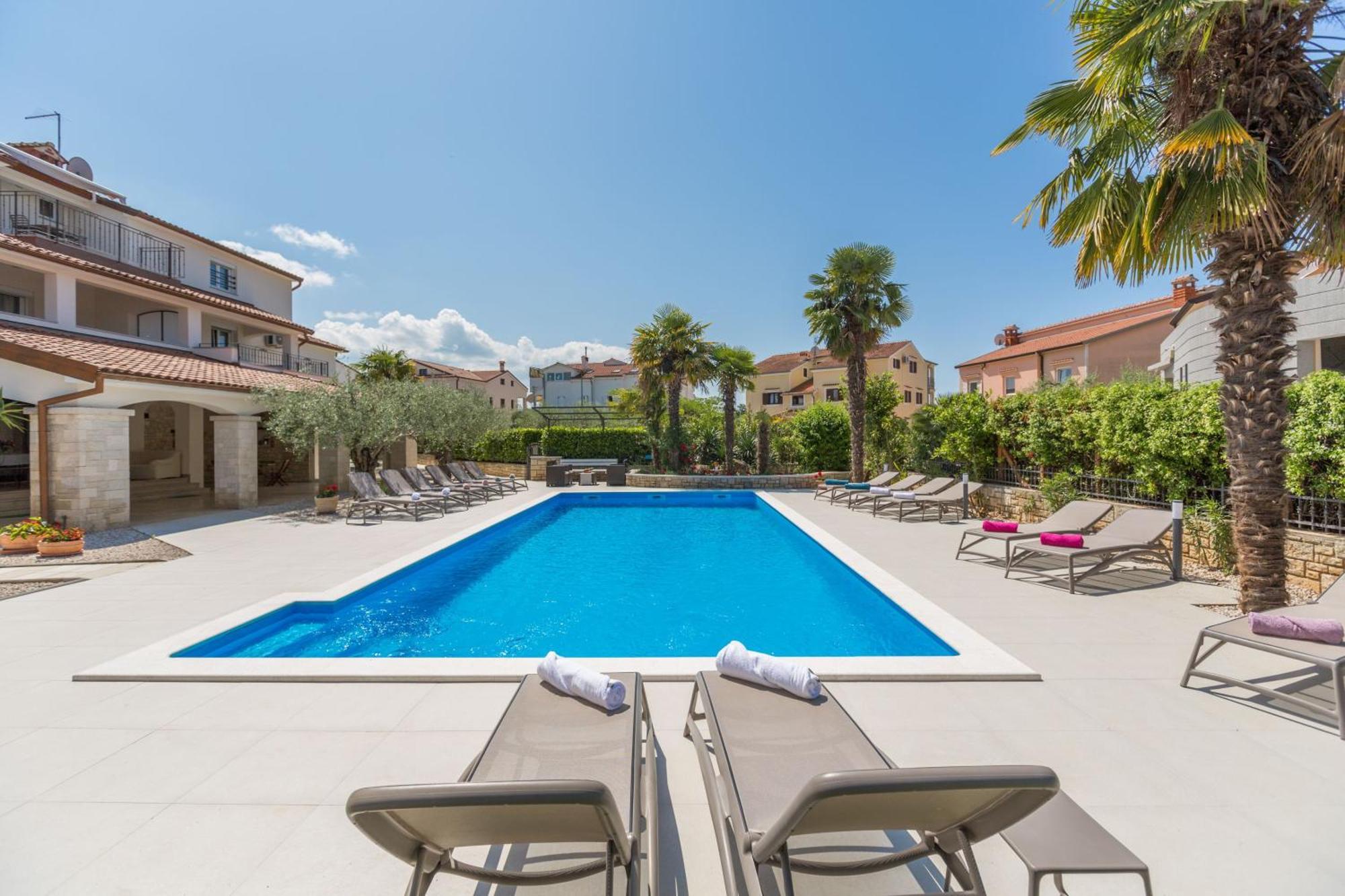 Paradiso 3 Fuer 2 Personen Mit Pool Apartment Porec