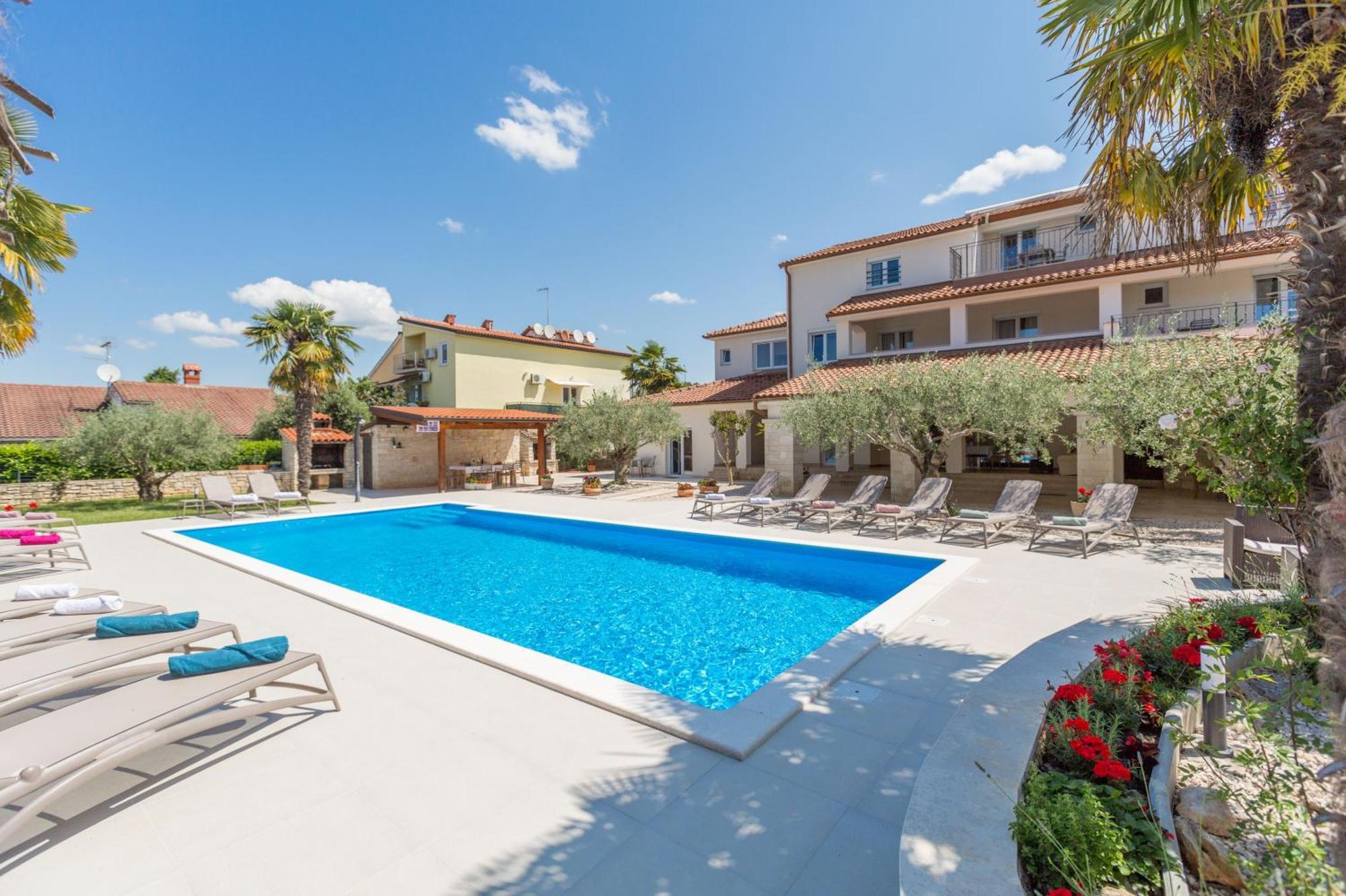 Apartment Paradiso 3 Fuer 2 Personen Mit Pool